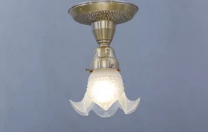 Gracile ceiling lamp from the 1910's 84