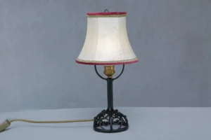 Table lamp with a shade made of beef bladder 75
