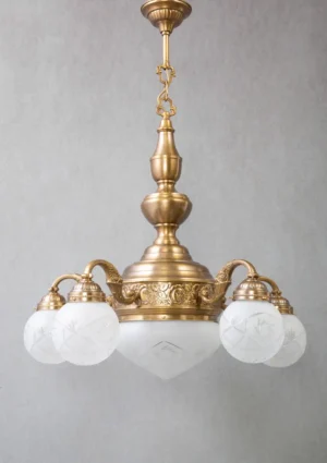 Lavish 5 armed chandelier 310